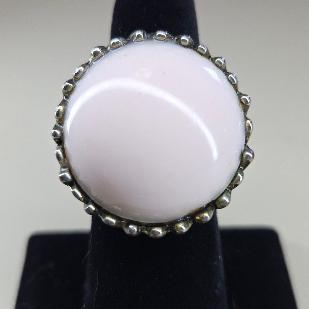 Vintage‎ Pink Cabochon Statement Ring Silver Tone Textured Woven Band Size 7.5